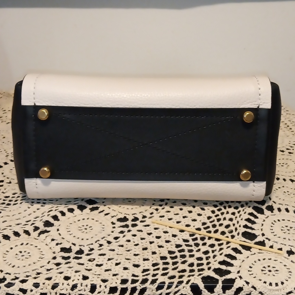 🖤 🤍 COACH SATCHEL - Picture 7 of 7
